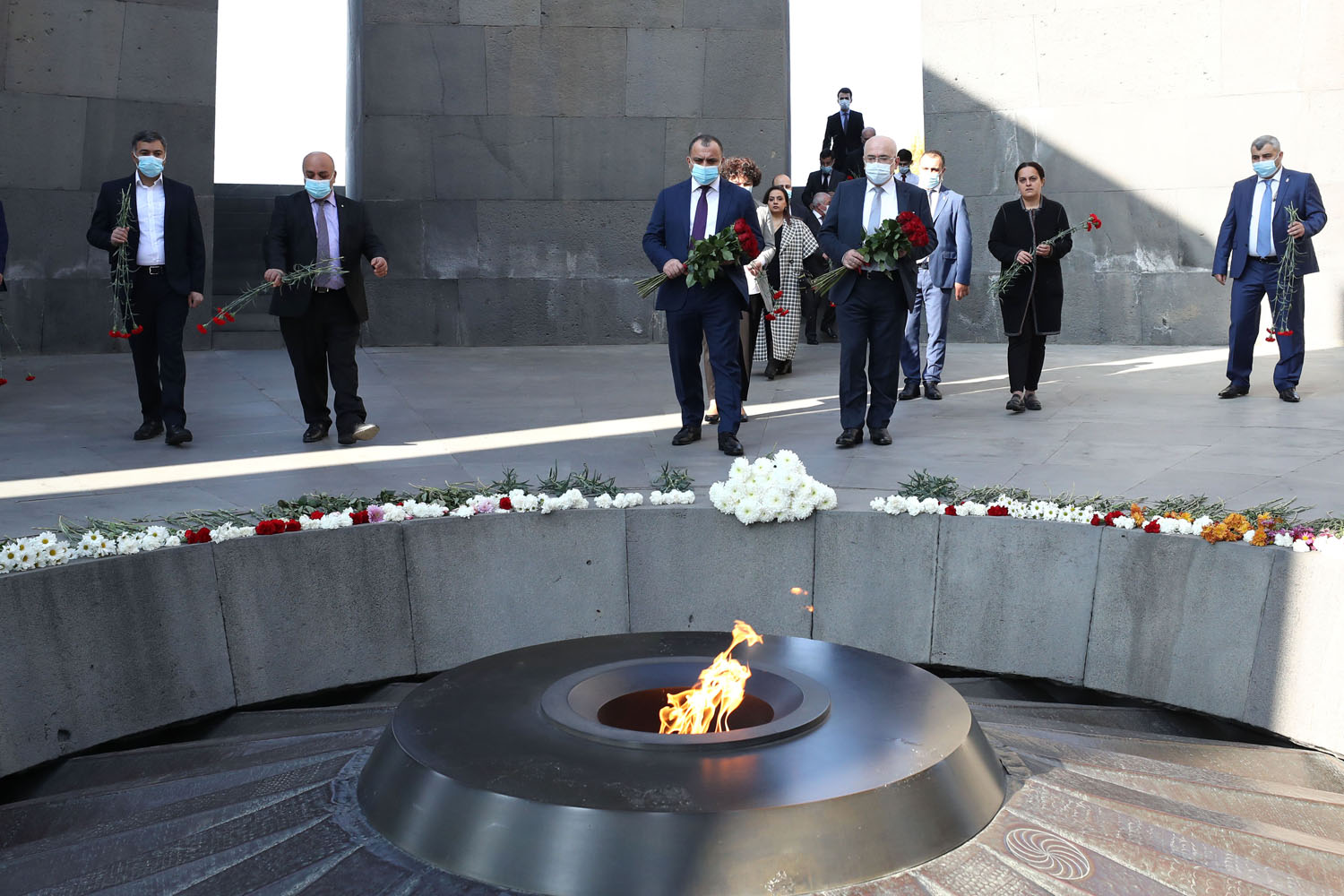 День памяти жертв геноцида армян. Память геноцида армян. Мемориал геноцида армян. Мемориал геноцида армян кресты. Хайфа мемориал геноцида армянам.